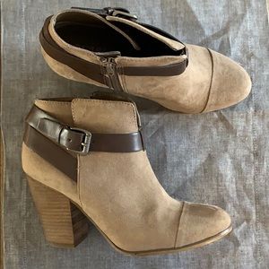 Carlos by Carlos Santana bootie size 8